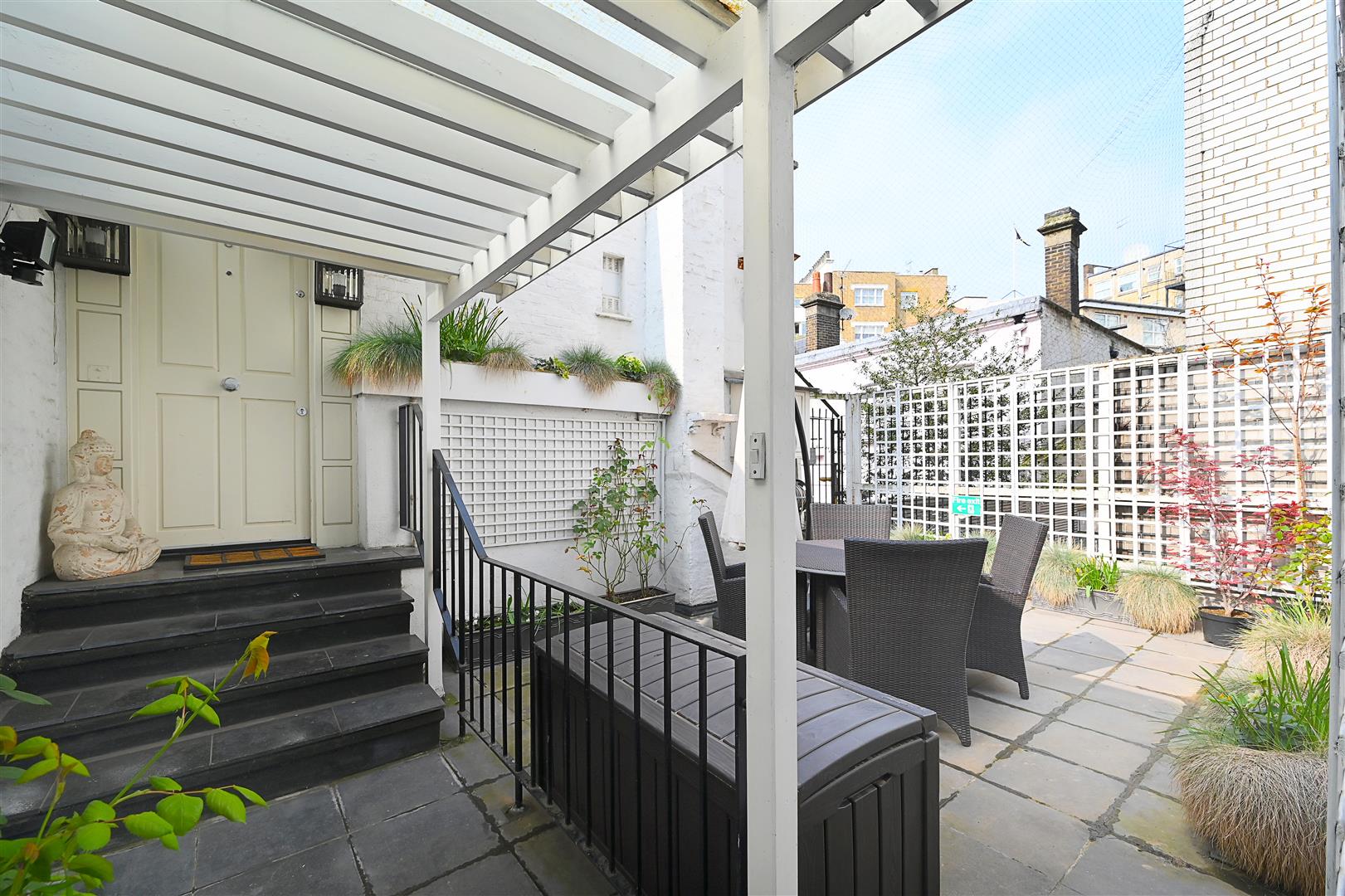 Buckingham Mews, 25 Catherine Place, London SW1E, 3 bedroom House